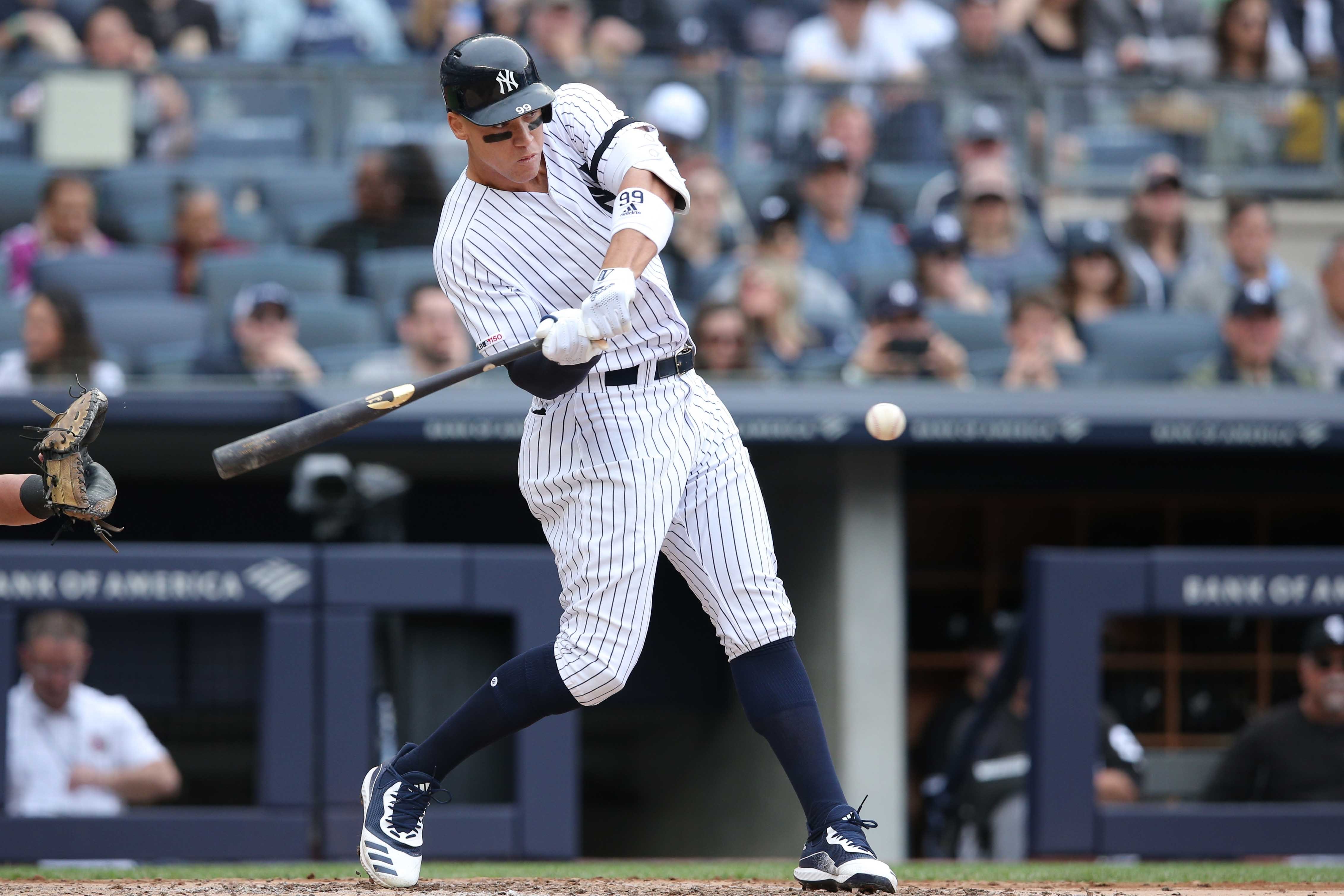 Historic Night: Aaron Judge's 3 Home Runs Power Yankees' 9-Homer Game