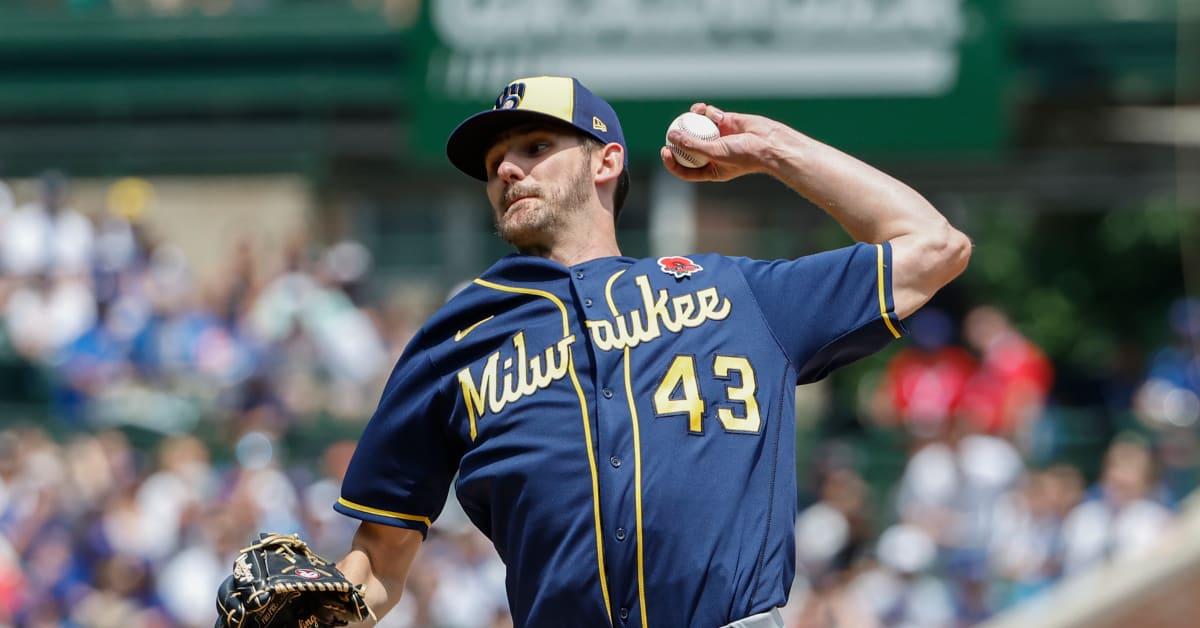 SF Giants Defeat Brewers: Flores And Lee Lead The Charge